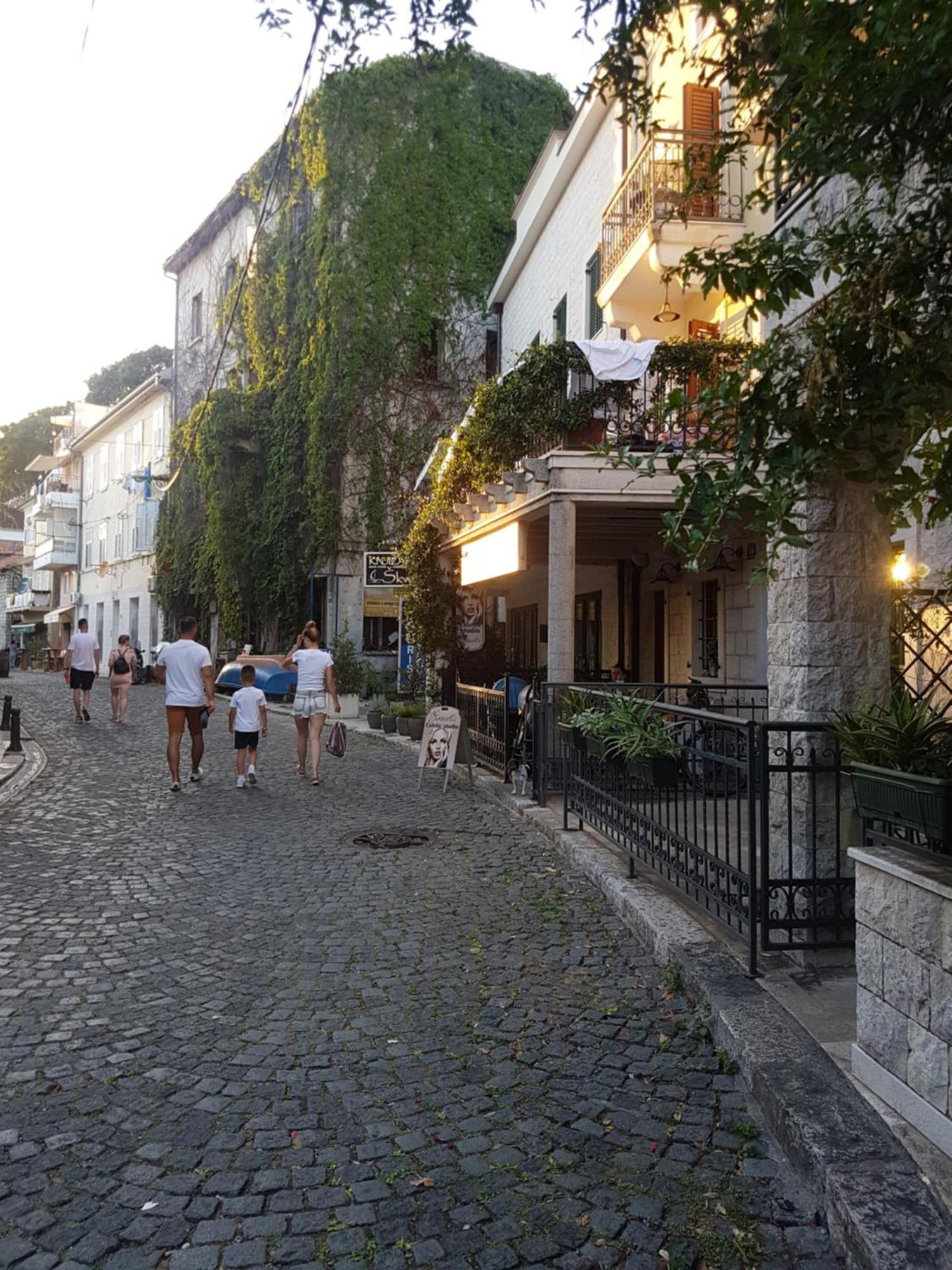 Skver Studio Apartments Herceg Novi Exterior photo