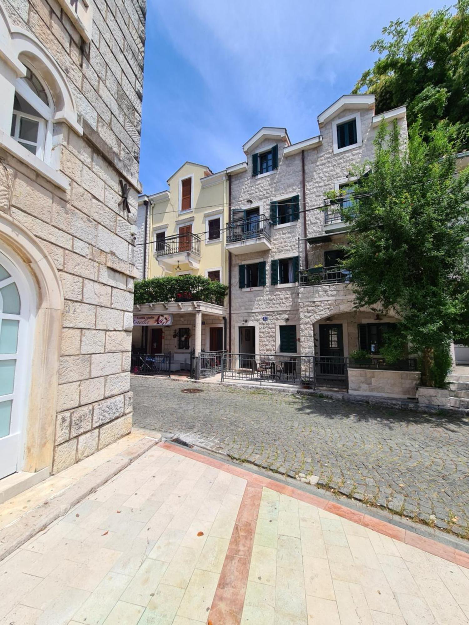 Skver Studio Apartments Herceg Novi Exterior photo